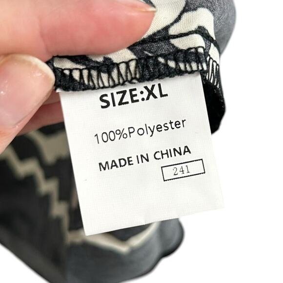 NWT Dokotoo Black Cream Printed Short Sleeve Tie Front Top Womens XL - Picture 7 of 9